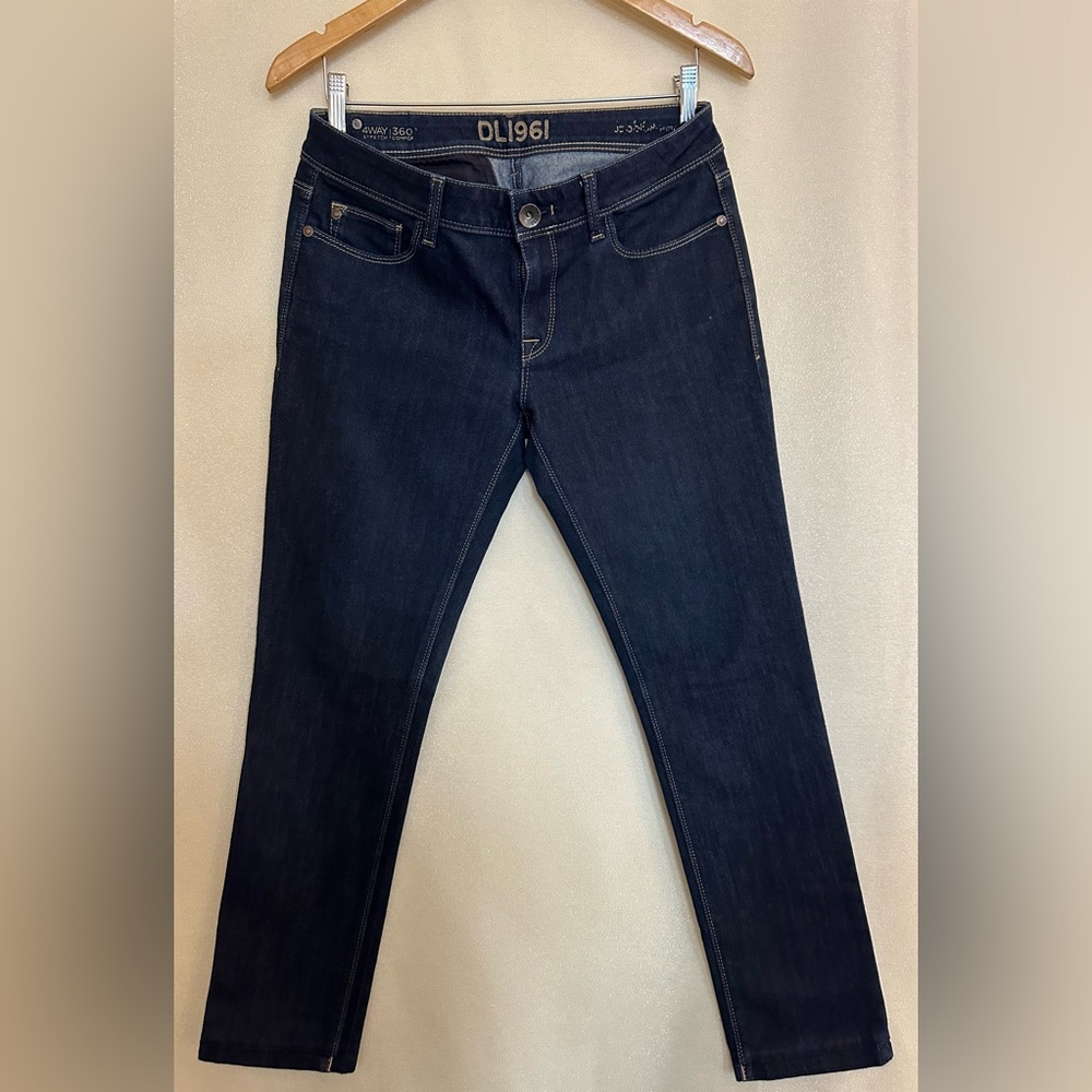 DL1961 Jessica skinny Dark blue denim. 5-pckt +zipper pckt rear.4way stretch 360